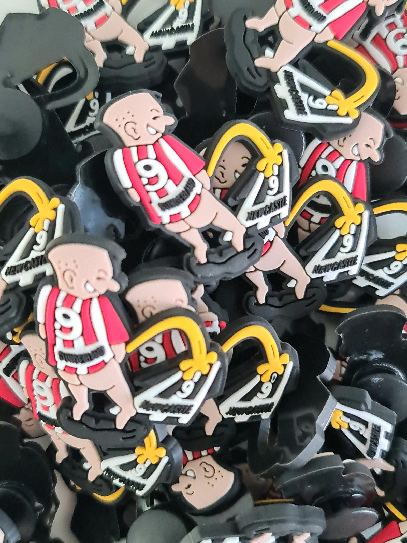 Funny Sunderland wee on Newcastle Croc Charm Football Fan Shirt Rivalry